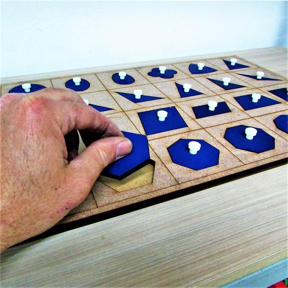 Encaixes de Formas Geométricas Montessori