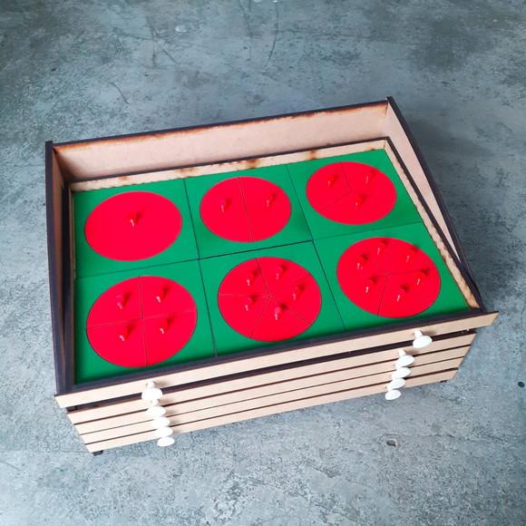 Gabinete de Frações Montessori