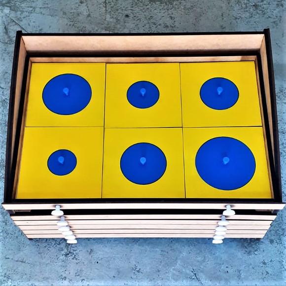 Gabinete de Geometria Montessori