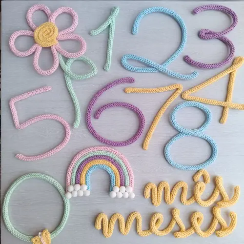 Kit Mesversário em Tricotin Clássico Menina + Nome