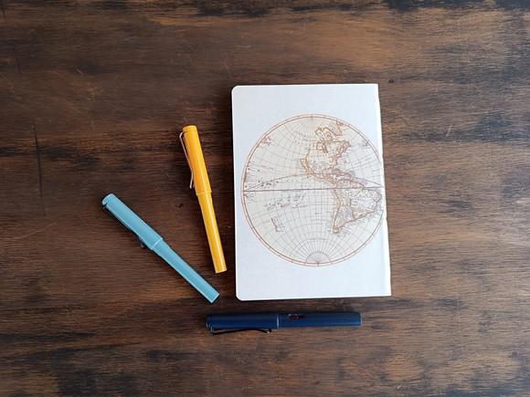 Caderno A5 Pontilhado Mapa Mundi