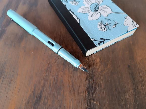 Caderno A6 Floral Azul de Tecido e Couro
