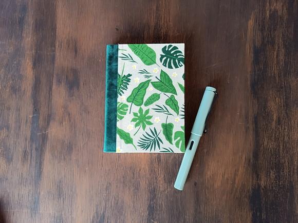 Caderno A6 Folhas de Tecido e Couro