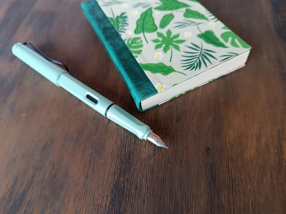 Caderno A6 Folhas de Tecido e Couro
