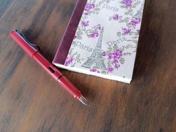 Caderno A6 Paris Vinho de Tecido e Couro