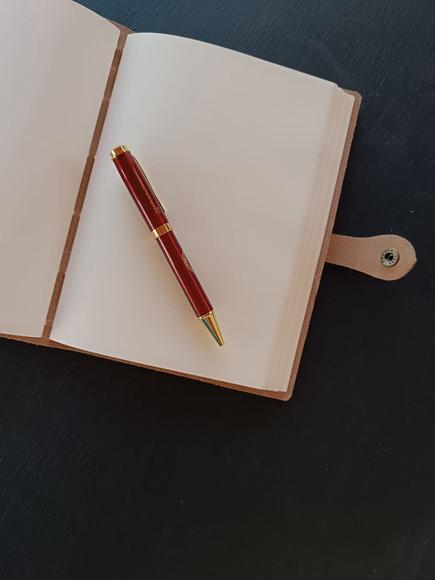 Caderno de Couro Calvin e Haroldo