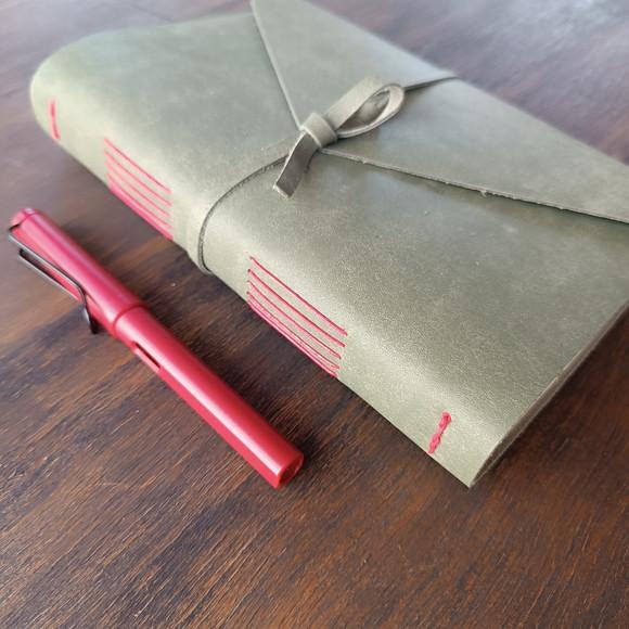 Caderno de Couro Diário Verde Estonado