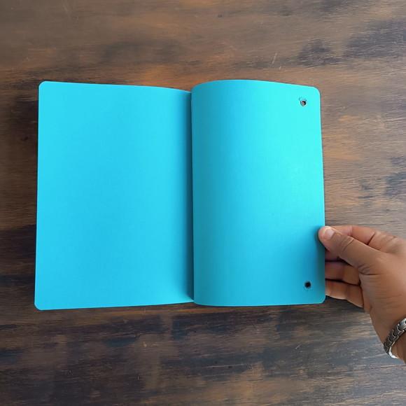 Caderno de Couro Legítimo Preto Elástico Azul