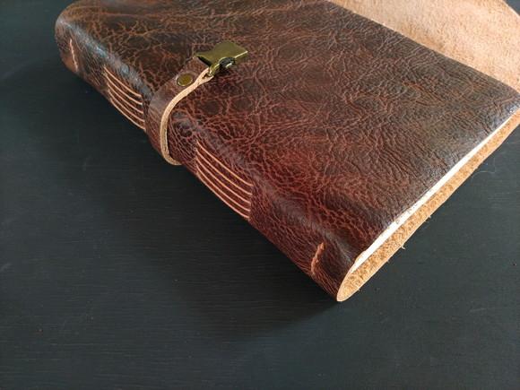 Caderno Marrom Artesanal Diário de Couro com Fecho