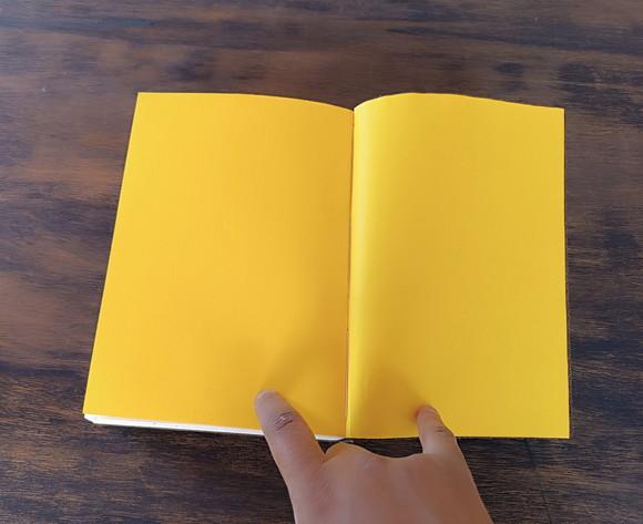 Caderno Marrom Bolinhas Brochura A5 de Couro Flexível