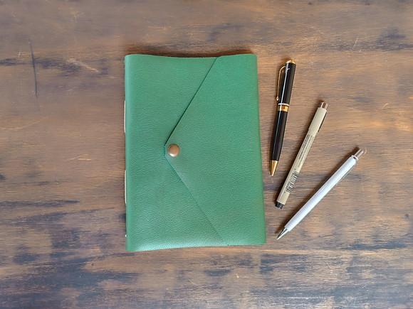 Caderno Verde de Couro Diário Envelope
