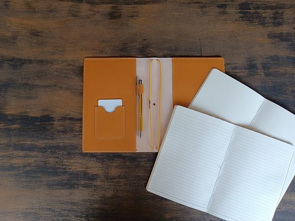 Capa de Couro Amarelo Tipo Midori
