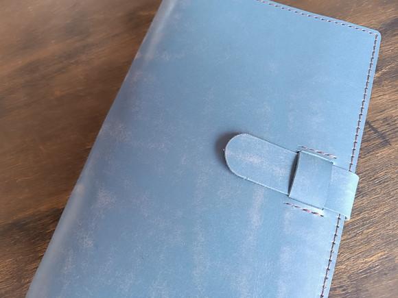 Capa de Couro Azul Tipo Midori