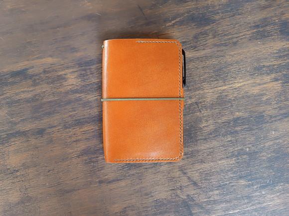 Capa de Couro e Caderneta Caramelo Porta Caneta Tipo Midori