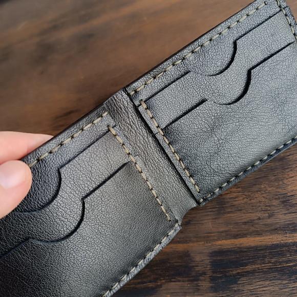Carteira Masculina de Couro Legítimo Preto e Brinde