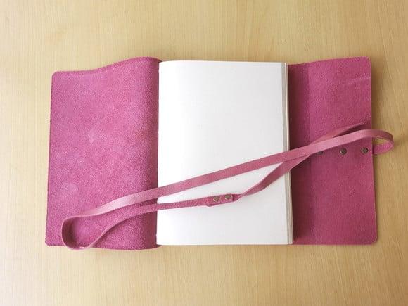 Diário de Couro Artesanal Cor Rosa Retrô Caderno