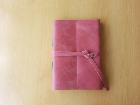 Diário de Couro Artesanal Cor Rosa Retrô Caderno