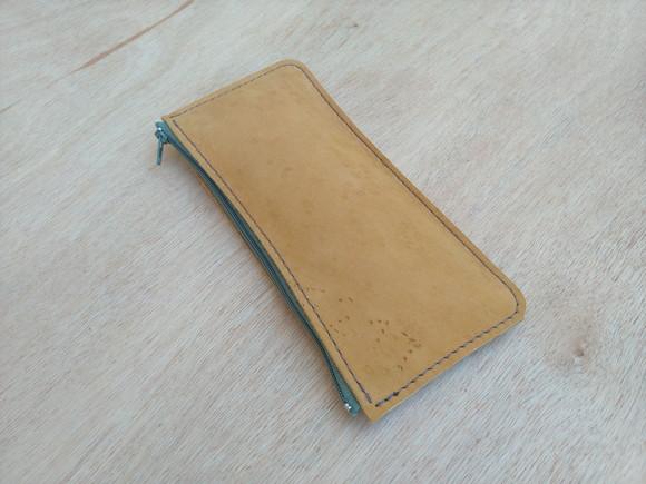 Estojo de Couro com Ziper para Lápis e Canetas Nobuck