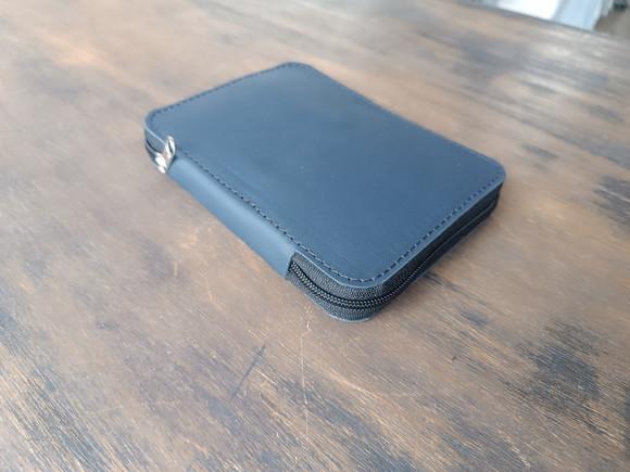 Estojo de Couro Legítimo com Zíper para Lápis e Caneta
