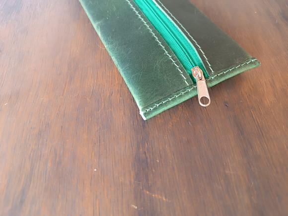 Estojo Verde de Couro Legítimo com Zíper para Lápis e Caneta