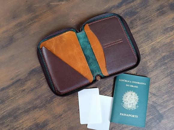 Porta Passaporte de Couro com Zíper