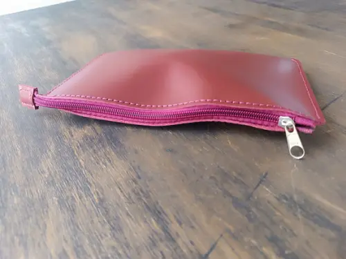 Bolsinha Necessaire de Couro Marsala
