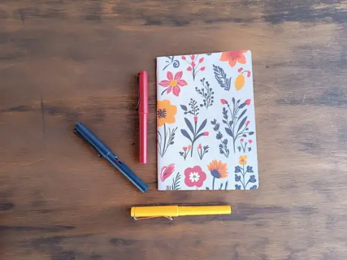 Caderno A5 Pontilhado Floral 2 Brochurinha