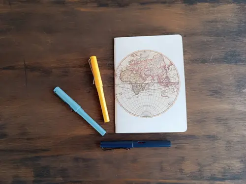 Caderno A5 Pontilhado Mapa Mundi