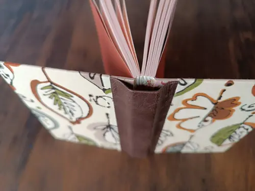 Caderno A6 Folhas de Outono de Tecido e Couro