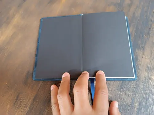 Caderno A6 Pontilhaddo Capa Dura de Couro Azul