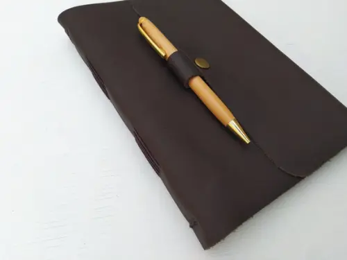 Caderno de Couro Marrom Café com Botão de Pressão