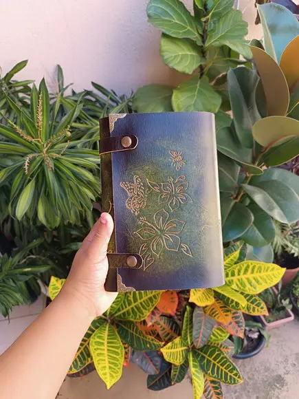 Caderno de Couro Verde Borboleta