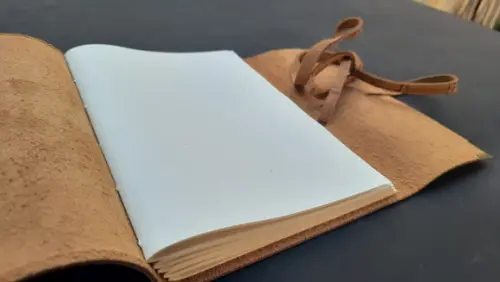 Caderno Diário Artesanal Croc Caramelo