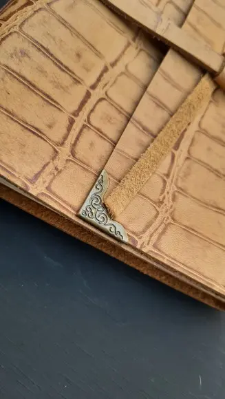 Caderno Diário Artesanal Croc Caramelo