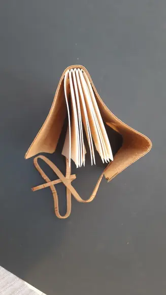 Caderno Diário Artesanal Croc Caramelo