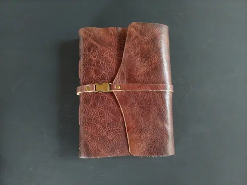 Caderno Marrom Artesanal Diário de Couro com Fecho