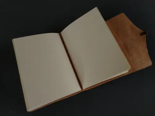 Caderno Marrom Artesanal Diário de Couro com Fecho