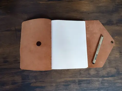 Caderno Marrom de Couro Diário Envelope