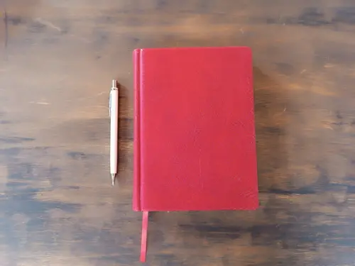 Caderno Vermelho Capa Dura de Couro Estampa Cobra