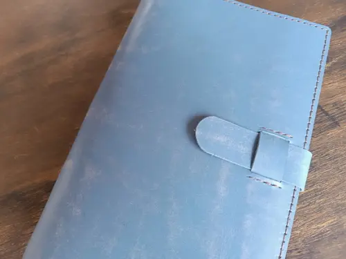 Capa de Couro Azul Tipo Midori
