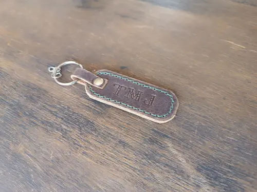 Chaveiro de Couro Legítimo Personalizado com Iniciais