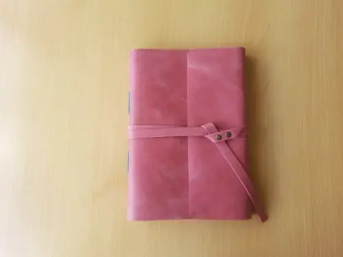Diário de Couro Artesanal Cor Rosa Retrô Caderno