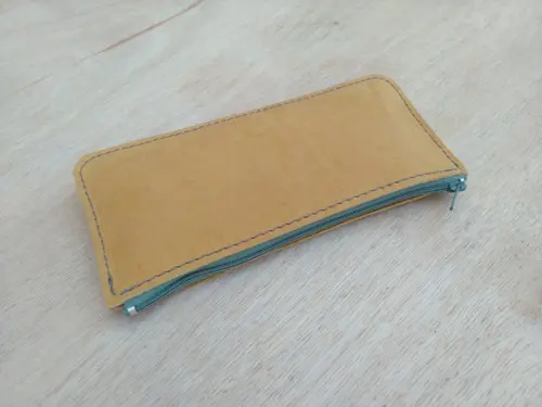 Estojo de Couro com Ziper para Lápis e Canetas Nobuck