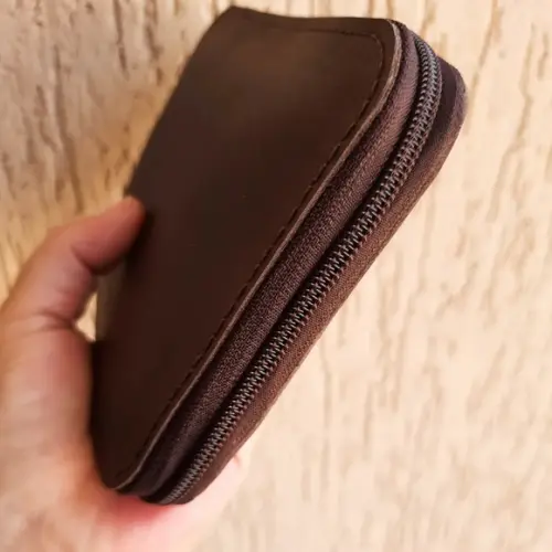 Estojo de Couro com Zíper Porta Canetas e Bloco A6 Marrom