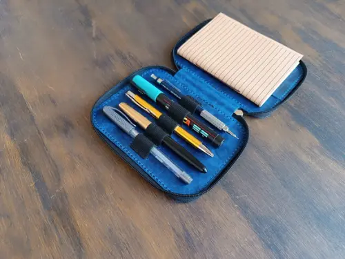 Estojo de Couro Legítimo com Zíper para Lápis e Caneta