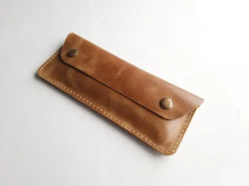 Estojo Porta Objetos Lápis e Canetas de Couro Caramelo