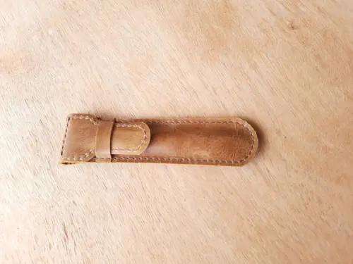 Porta Caneta de Couro de Bolso Caramelo