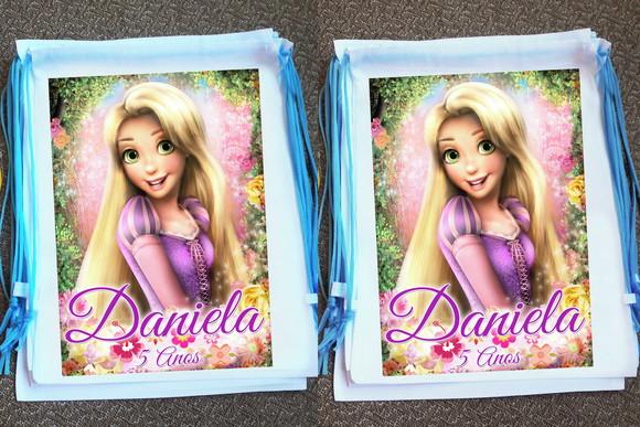 Mochilinha Ecobag Sacochila Enrolados Rapunzel