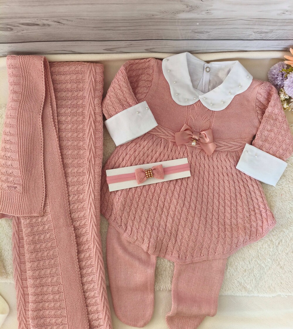 Saída Maternidade Personalizada em tricot  Rose Com nome Bordado