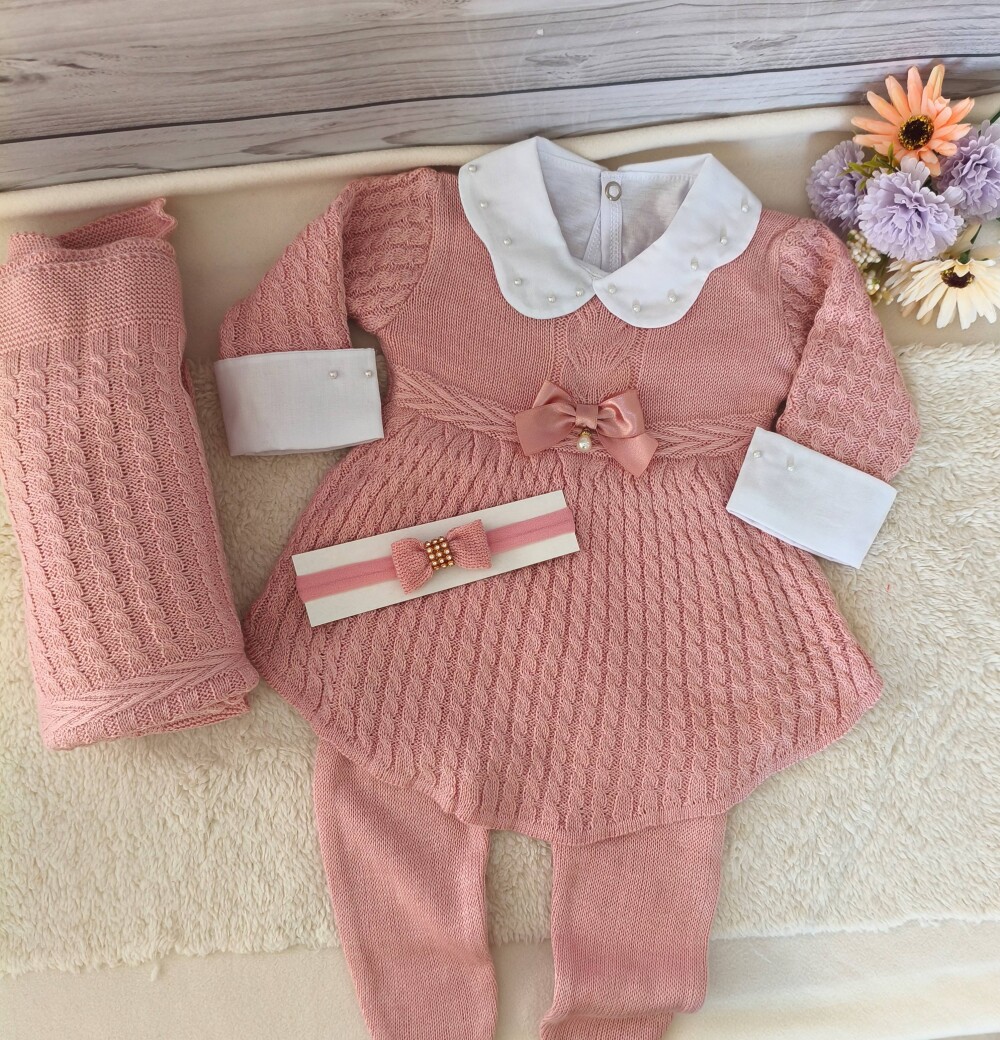 Saída Maternidade Personalizada em tricot  Rose Com nome Bordado